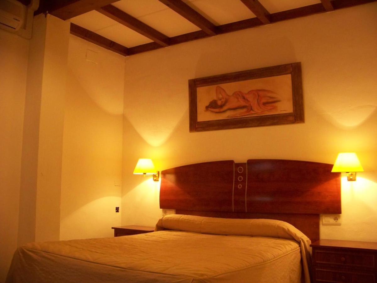 Hostal El Lirio Bollullos Par del Condado Oda fotoğraf