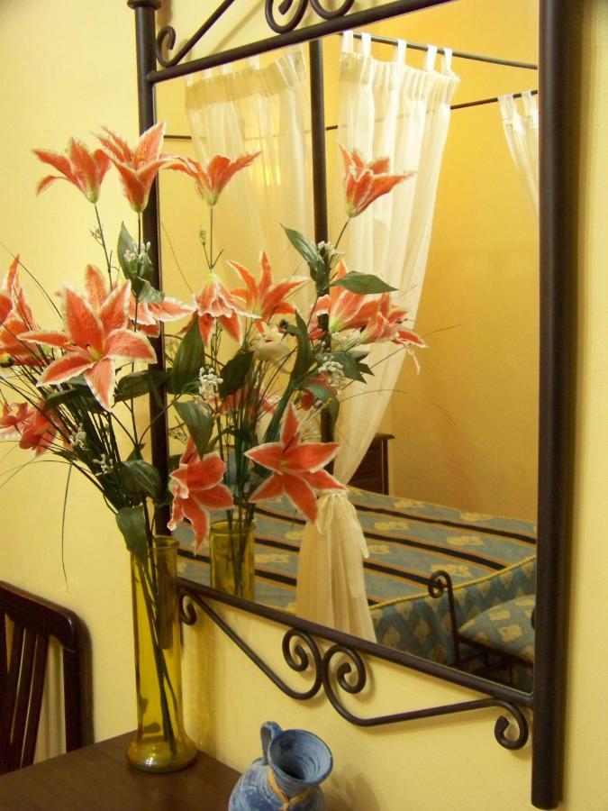 Hostal El Lirio Bollullos Par del Condado Oda fotoğraf