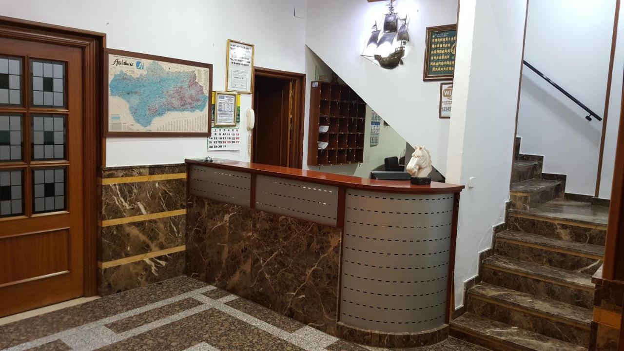 Hostal El Lirio Bollullos Par del Condado Dış mekan fotoğraf