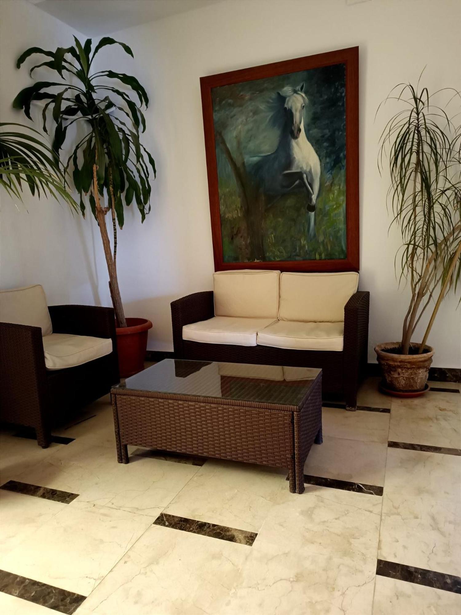 Hostal El Lirio Bollullos Par del Condado Dış mekan fotoğraf